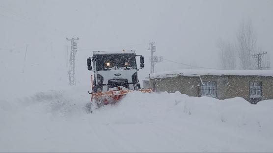 ��rnak'ta e�itime kar engeli: Okullar tatil edildi