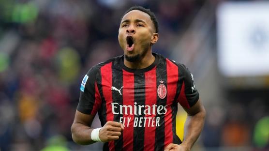 Transferde Fenerbah�e ile an�l�yordu!