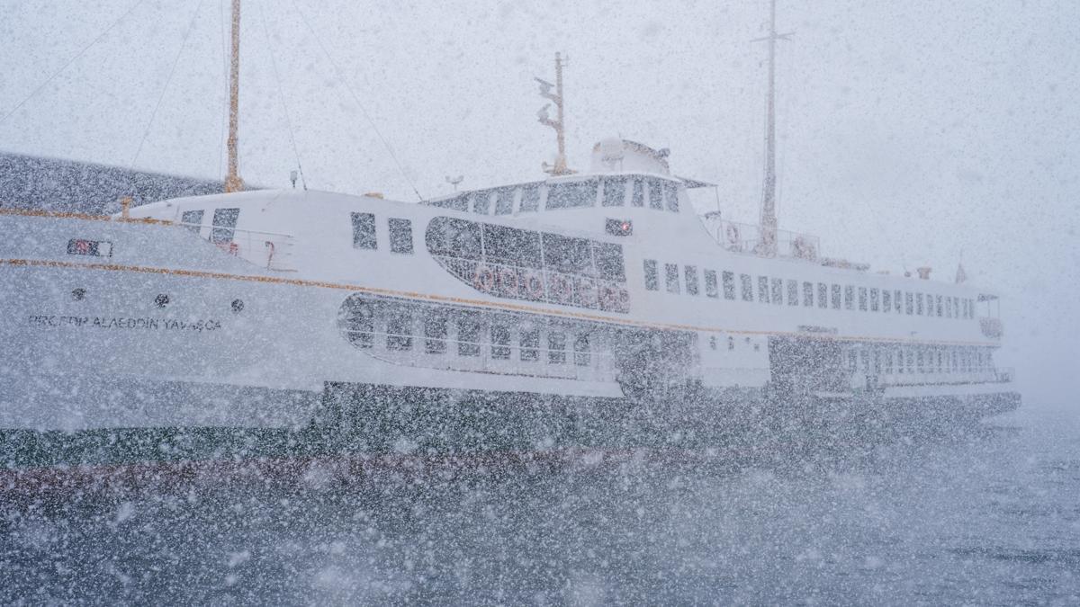 Vapur seferlerine hava muhalefeti engeli 