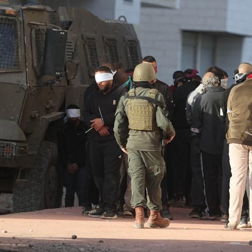 Bat� �eria'da �srail zulm� s�r�yor: �ok say�da Filistinli g�zalt�nda