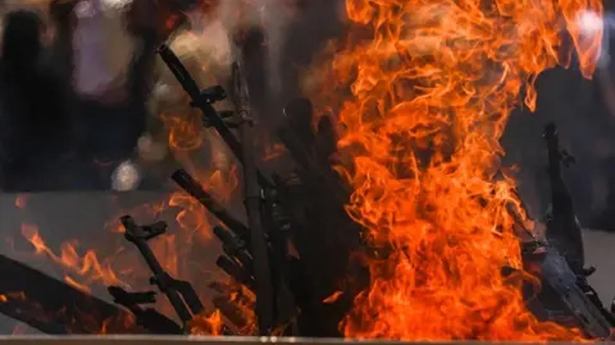 Silahlar susarken �fkeyi canl� tutmak