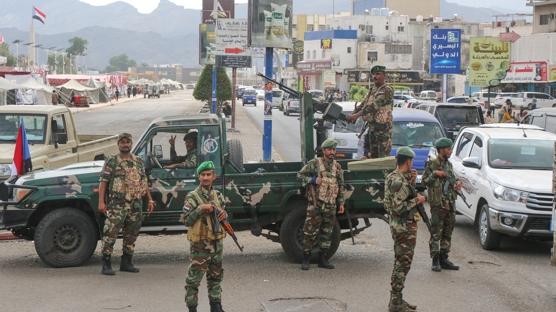 Yemen'de �iddetli �at��malar: Karargah geri al�nd�