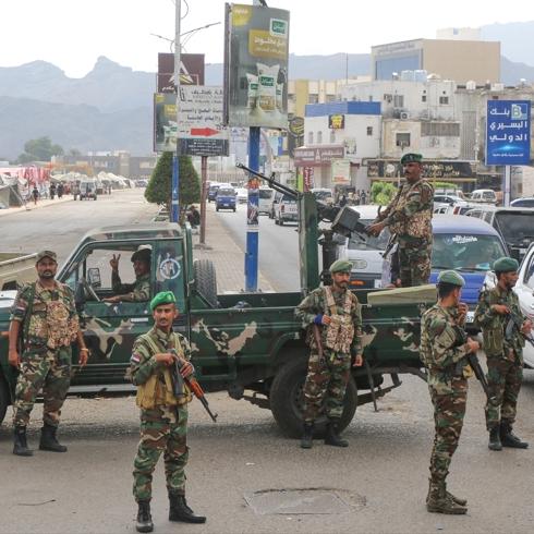 Yemen'de �iddetli �at��malar: Karargah geri al�nd�