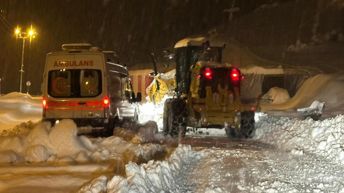 Yeni do�um yapan annenin imdad�na UMKE ekipleri yeti�ti