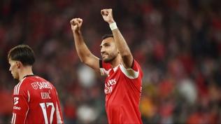 Benfica, Estoril'i 3 golle geçti