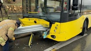 İETT otobüsü kontrolden çıktı! Ekipler olay yerinde