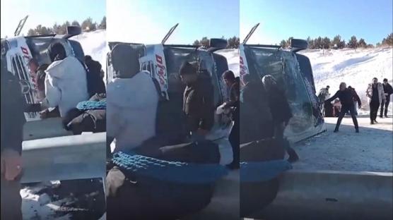 Kars'ta yolcu otob�s� devrildi! Yaral�lar var