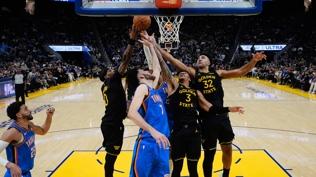 Son şampiyon Thunder, Warriors'ı farklı yendi