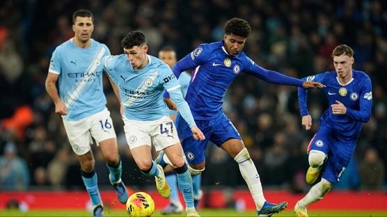 Manchester City, son anda y�k�ld�