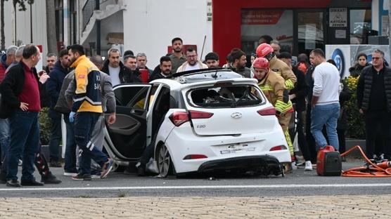 Manisa'da otomobil yolcu otob�s�yle �arp��t�: 3 ki�i yaraland�