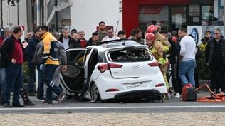 Manisa'da otomobil yolcu otobüsüyle çarpıştı: 3 kişi yaralandı