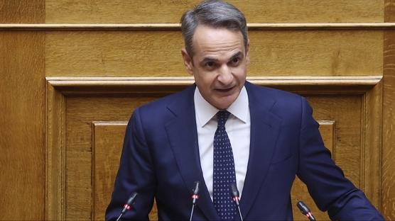 Mi�otakis'in Venezuela tavr� Atina'da kriz ��kard�