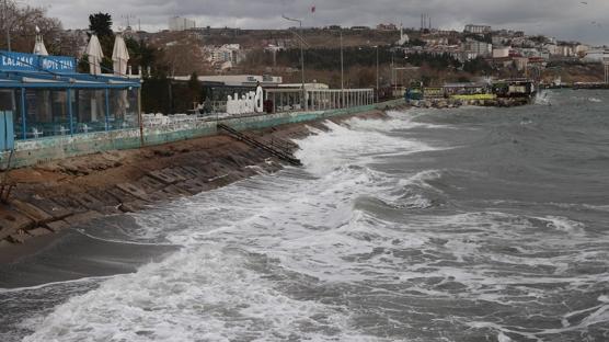 Tekirdağ'da lodos deniz ulaşımını olumsuz etkiliyor
