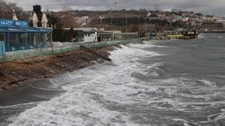 Tekirdağ'da lodos deniz ulaşımını olumsuz etkiliyor