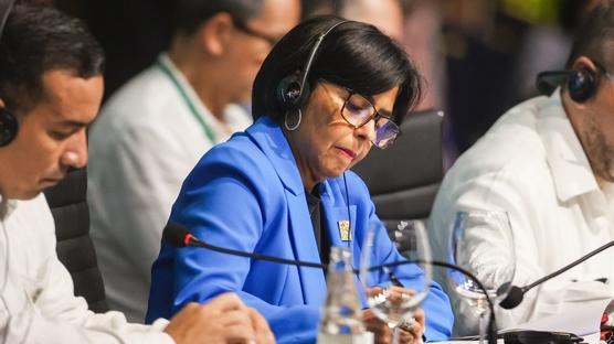 Venezuela meydan okudu: ABD'nin kolonisi olmayaca��z