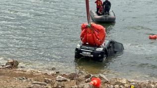 9 g�nl�k s�r perdesi araland�: Elif Kumal'�n cans�z bedeni ve arac� g�lette bulundu