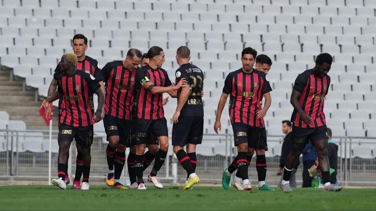 Fatih Karag�mr�k'te ayr�l�k r�zgar�! 4 futbolcuyla yollar ayr�ld�