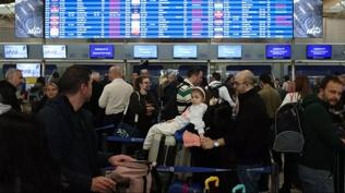 Kom�uda 'teknik ar�za' i� krize d�n��t�: Hava trafi�inin g�venli�i sorgulan�yor