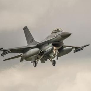 16 adet F-16 sava� u�a�� askeri �sse geliyor