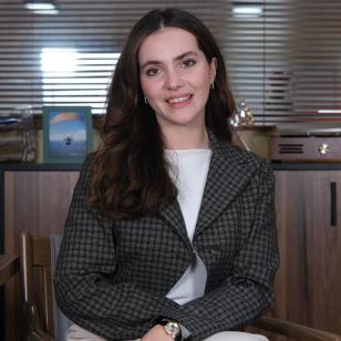 Oyuncu Almila Ada: 'Ay�e Tatile ��kt� filmi, a��r bir i�ti'