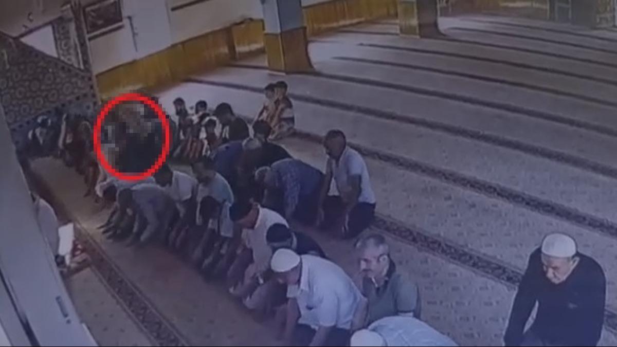 Camide namaz kılan komşusunu katletmişti: Mahkemede kan donduran tehdit