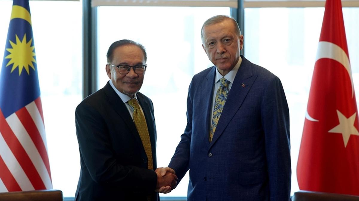 Malezya Başbakanı İbrahim Türkiye'ye geliyor