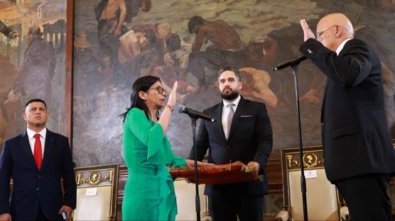 Venezuela Ge�ici Devlet Ba�kan� tan�nmad�