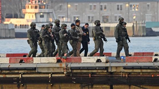 Venezuela'ya askeri m�dahale ABD'yi ikiye b�ld�