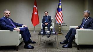 Bakan Fidan, Malezya Ba�bakan� Enver ve mevkida�� ile bir araya geldi