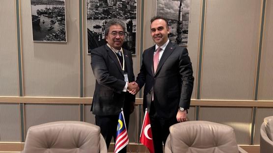 Bakan Kac�r, Malezya Yat�r�m, Ticaret ve Sanayi Bakan� Johari Abdul Ghani ile g�r��t�