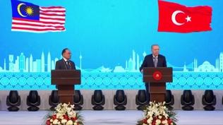 Malezya Başbakanı İbrahim'e Cumhuriyet Nişanı! Cumhurbaşkanı Erdoğan: Dostluk bağlarımız geçmişimize dayanıyor