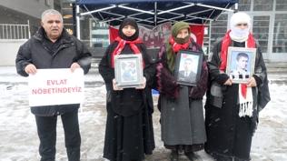 DEM Parti �n�nde evlat n�beti: Evlatlar�m�z�n teslim olmas� i�in �a�r�da bulunuyorum