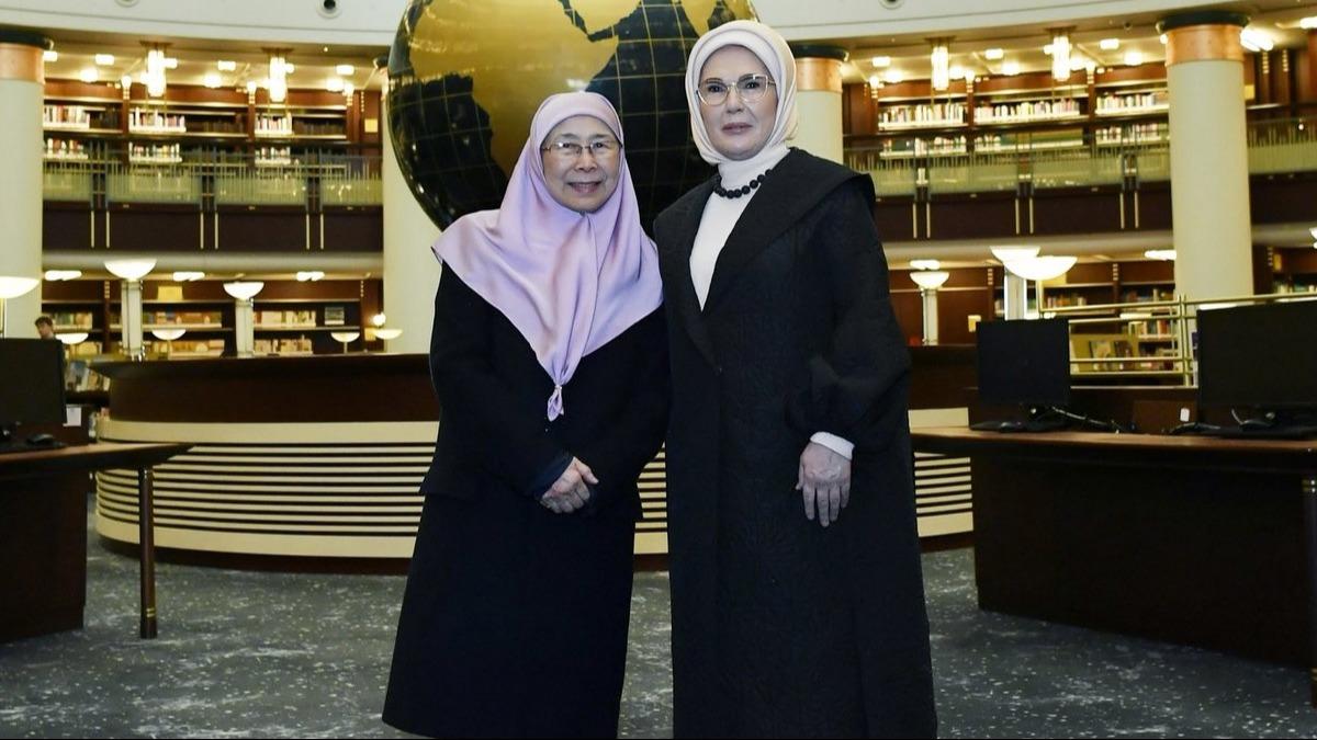 Emine Erdo�an, Malezya Ba�bakan�'n�n e�i Wan Azizah �smail ile bulu�tu: Kal�c� ba�lara ilham olsun