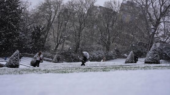 Fransa ve Bosna Hersek'te kar yağışı 6 can aldı