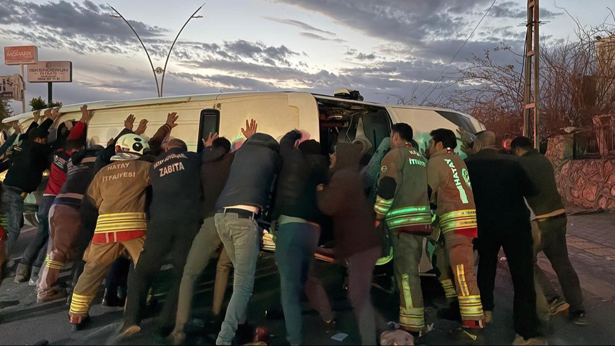 Hatay'da 5 araçlı zincirleme trafik kazası: Yaralı sayısı yükseldi