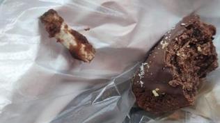 �lk �s�r�kta hayrete d��t�: Kurabiyenin i�inden �yle bir �ey ��kt� ki