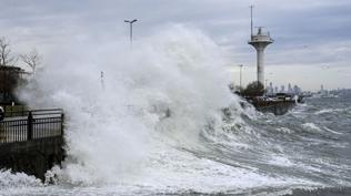 �stanbul ve �evresi i�in f�rt�na uyar�s�