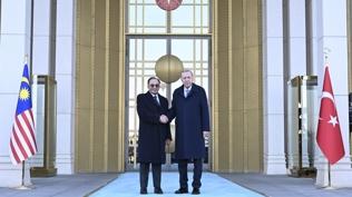 Cumhurbaşkanı Erdoğan resmi törenle karşıladı