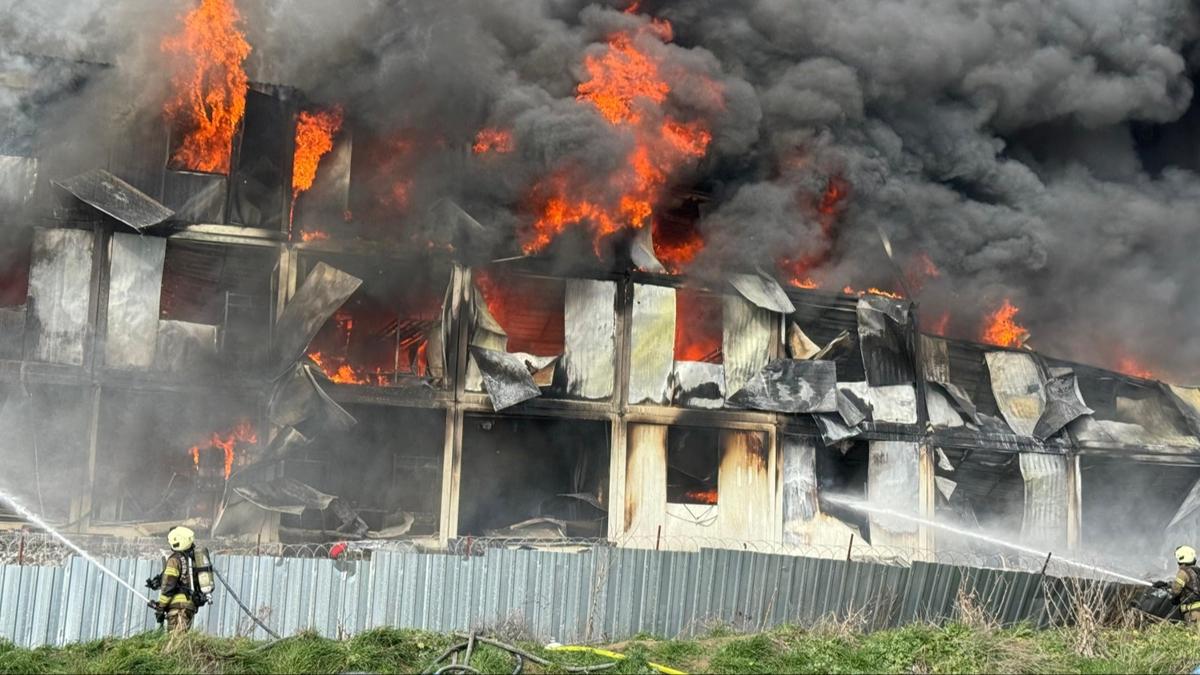 �� katl� i��i konteynerinde yang�n