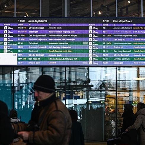 U�ak seferlerine f�rt�na engeli: Pe� pe�e iptal edildiler