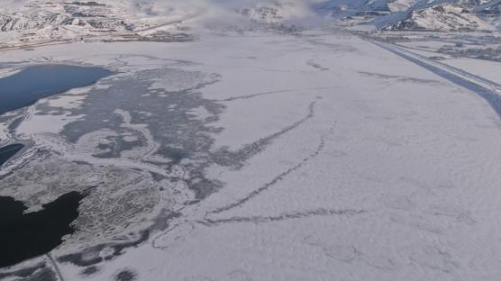 Van'da Sibirya so�u�u: G�let buz tuttu