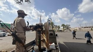 Yemen'de askeri hareketlilik! Silahl� g��ler Aden'e ilerliyor