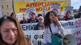 Yunanistan'da grev dalgas� yay�l�yor: Pazar esnaflar� da kat�ld�
