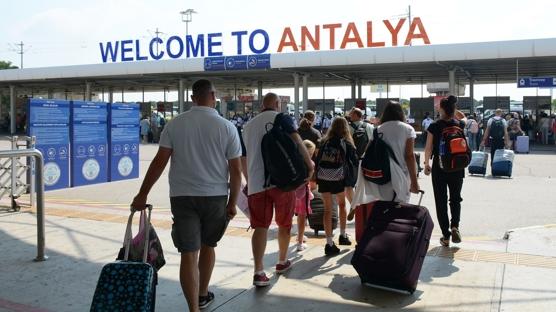 Antalya'ya turist ak�n�: 39 milyon yolcuya hizmet verildi