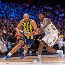 Fenerbahçe Beko'nun galibiyet serisini Dubai bozdu