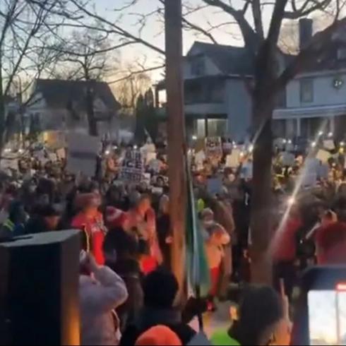 Genç kadın, ABD polisi tarafından öldürülmüştü! Minnesota'da yüzlerce kişi protestoya katıldı