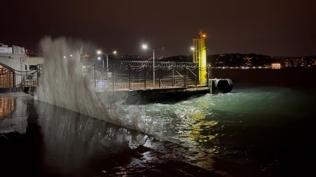 �stanbul'da kuvvetli r�zgar