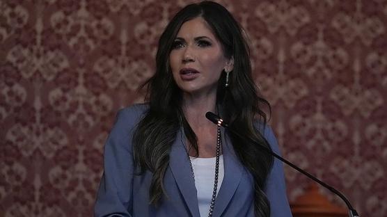 Minneapolis olay� �lkeyi kar��t�rd�: �� G�venlik Bakan�'na 'beceriksiz' tepkisi