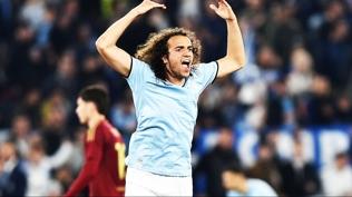 Fenerbah�e transferi bitirdi