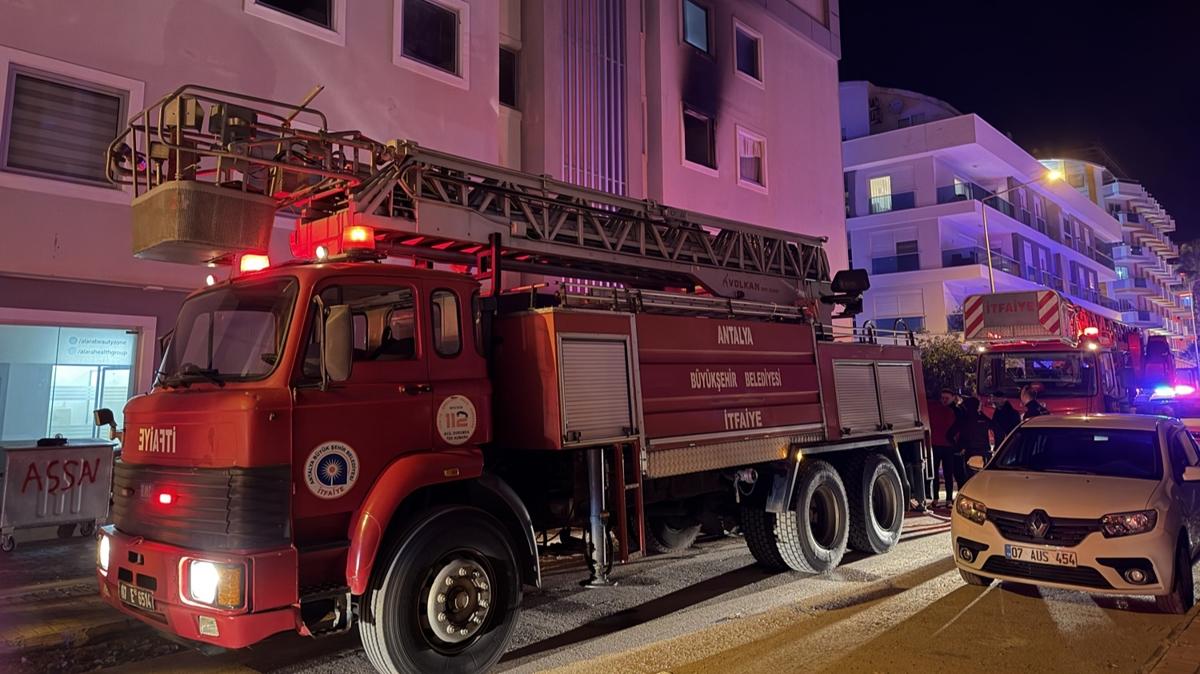 Alanya'da personel lojmanında yangın paniği: 3 kişiye acil müdahale